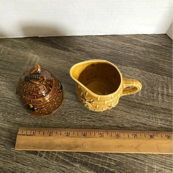 Vtg  Bee Hive Creamer and Covered Sugar - Picture 6 of 8